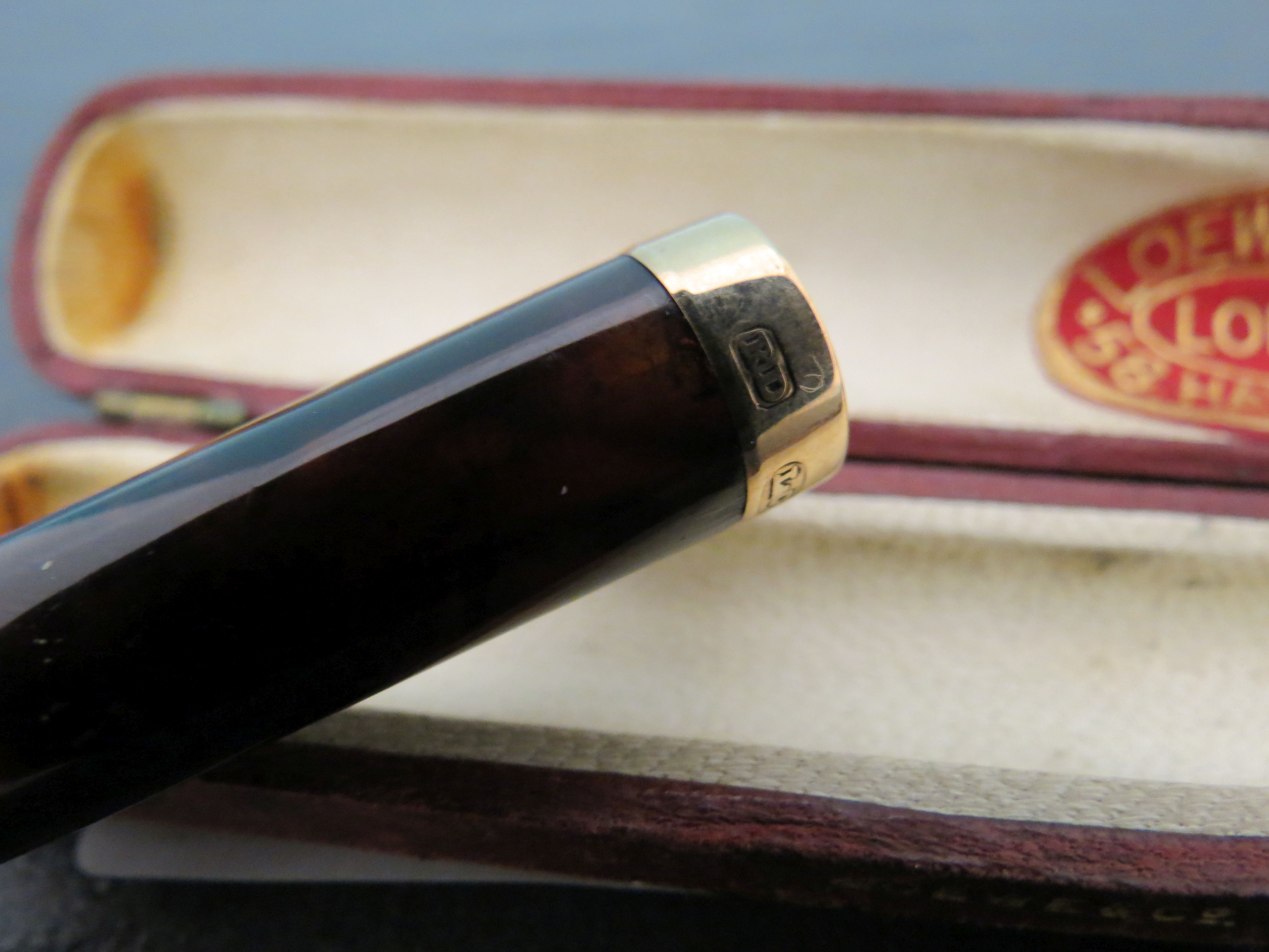 Cased Loewe and co tortoise shell cheroot holder with gold end cap - Image 3 of 4