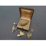 Collection of vintage brooches to include 14k Gold & Pearl