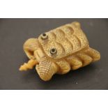 Chinese Snuff Bottle in the form of a Crab