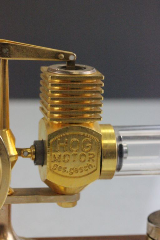 Gold plated Hog Stirling Engine with wooden base - Image 2 of 2