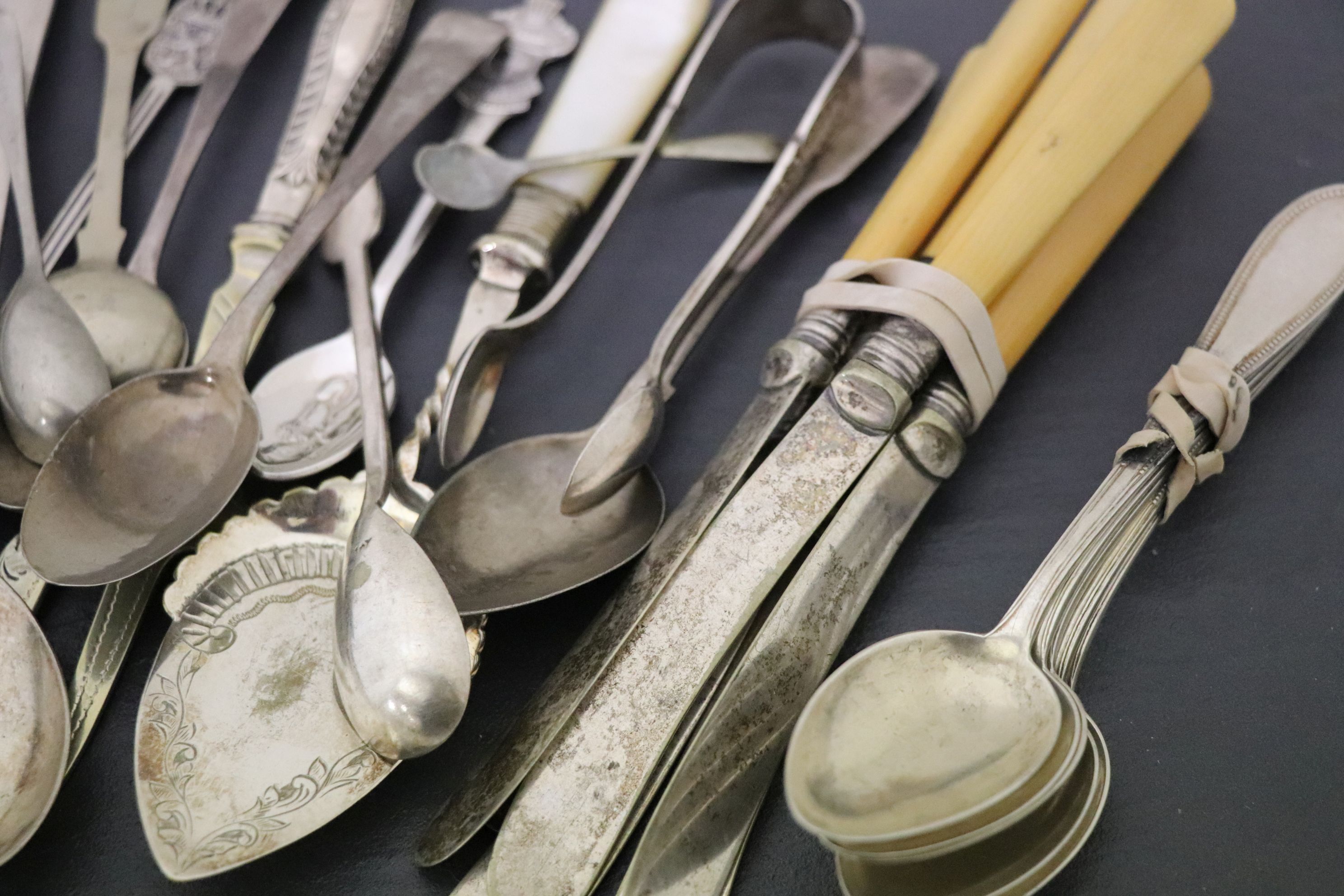 Collection of vintage cutlery to include Silver - Image 3 of 3