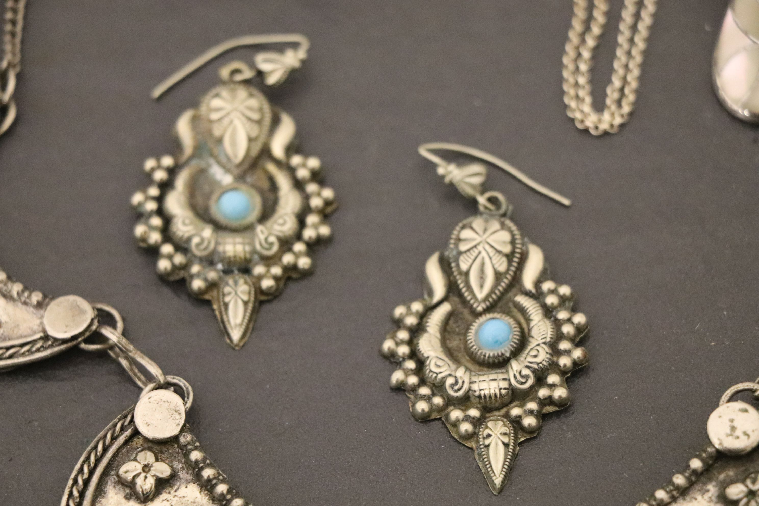 Collection of vintage Silver & white metal jewellery with Turquoise to include Navajo - Image 4 of 5