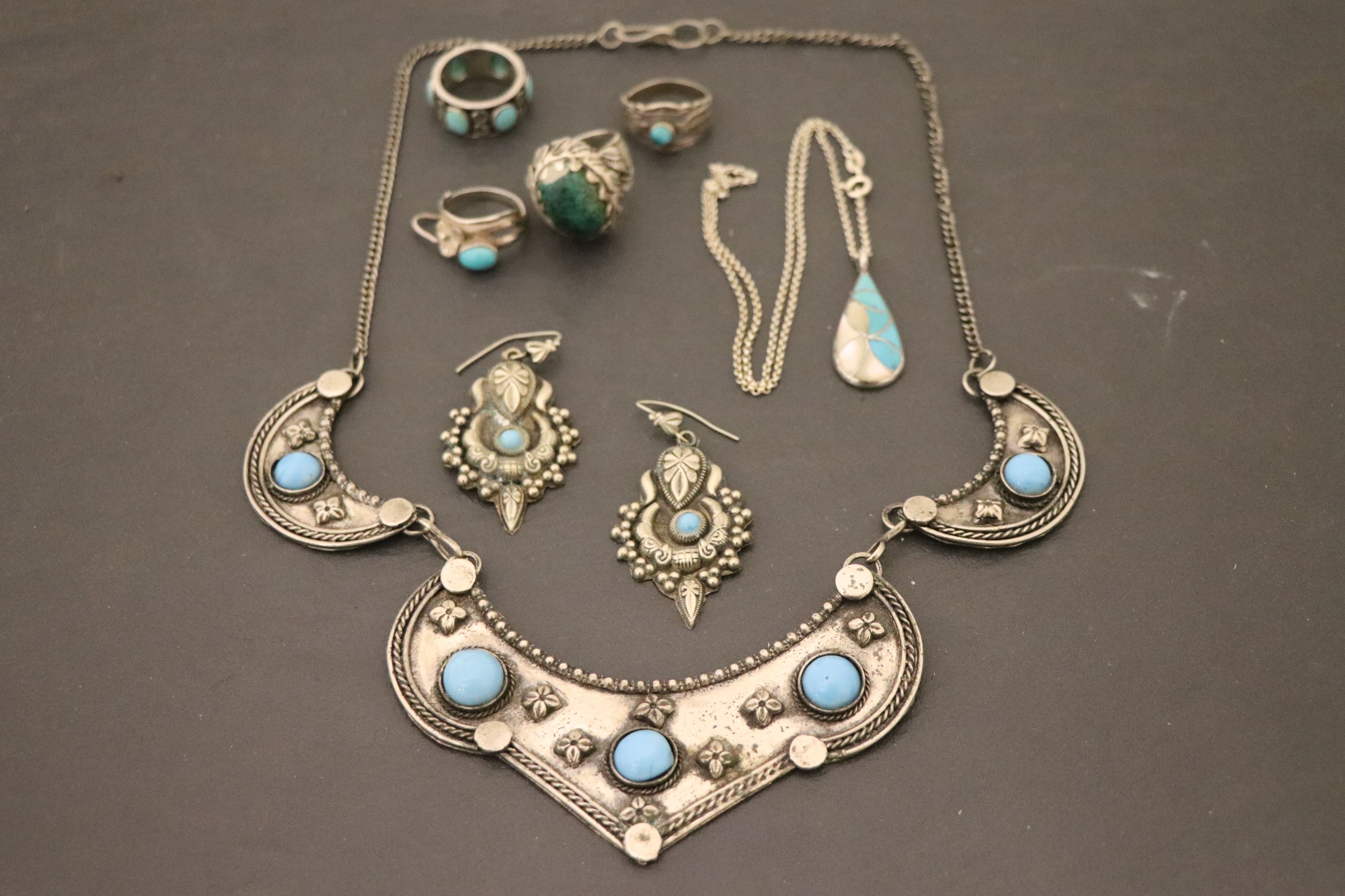 Collection of vintage Silver & white metal jewellery with Turquoise to include Navajo - Image 5 of 5