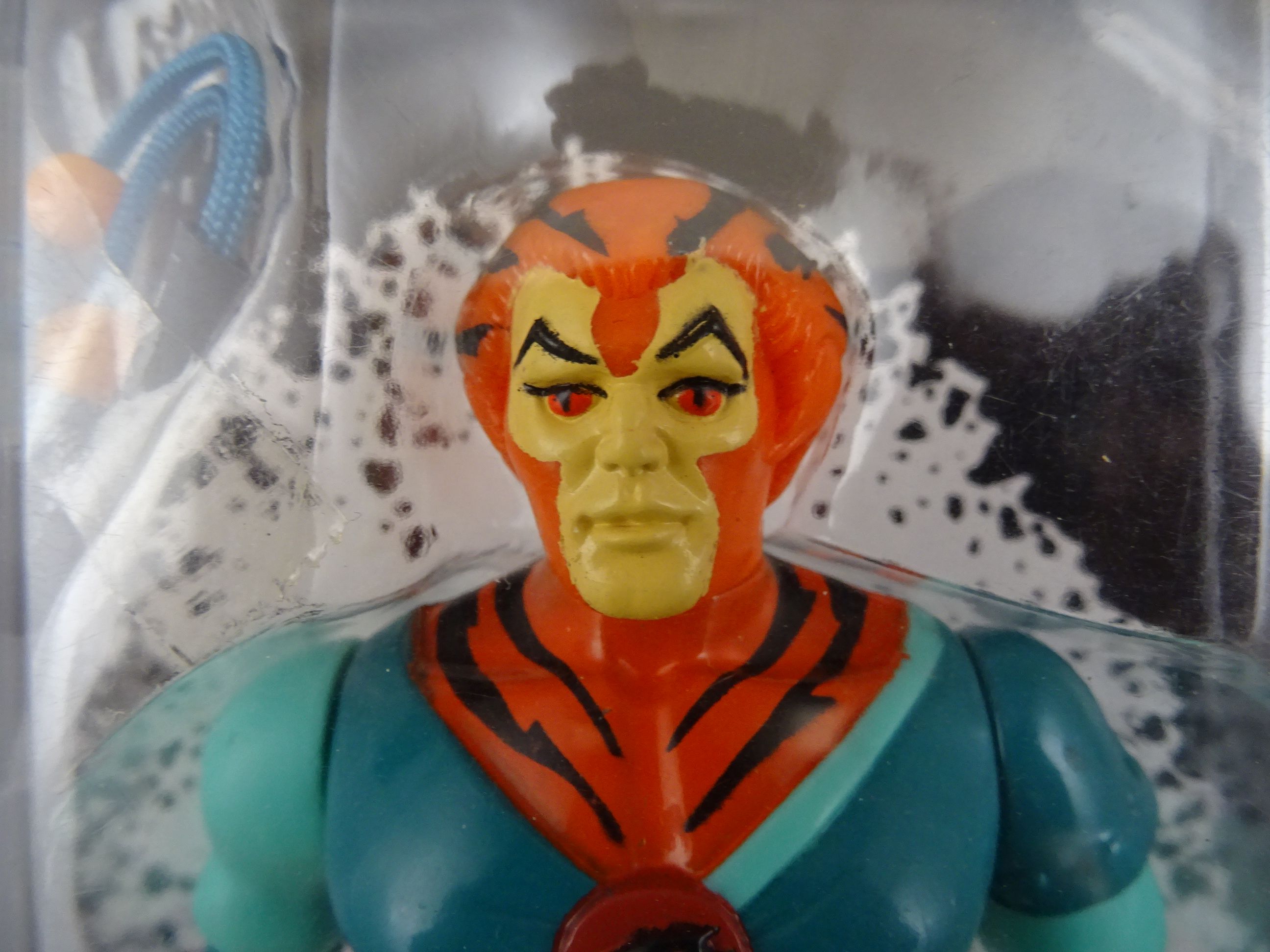 Original carded LJN Thundercats Tygra figure with some bend to the card and crease to the top, - Image 2 of 3