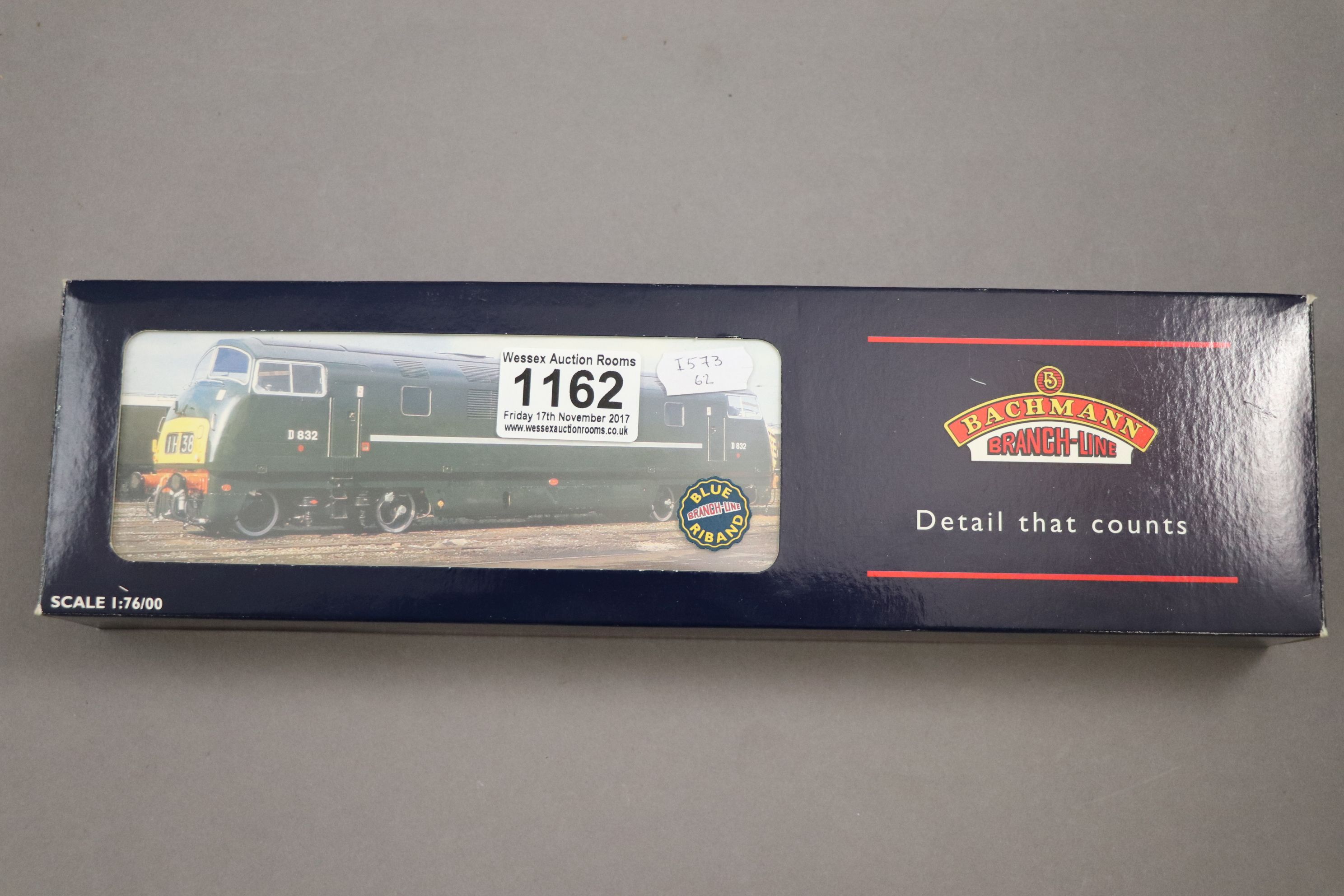 Boxed Bachmann OO gauge Blue Riband 32051 Class 42 Warship Diesel D832 Onslaught BR Green engine