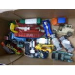 Small collection of approx 20 loose diecast vehicles to include Matchbox, Corgi, Dinky etc, along