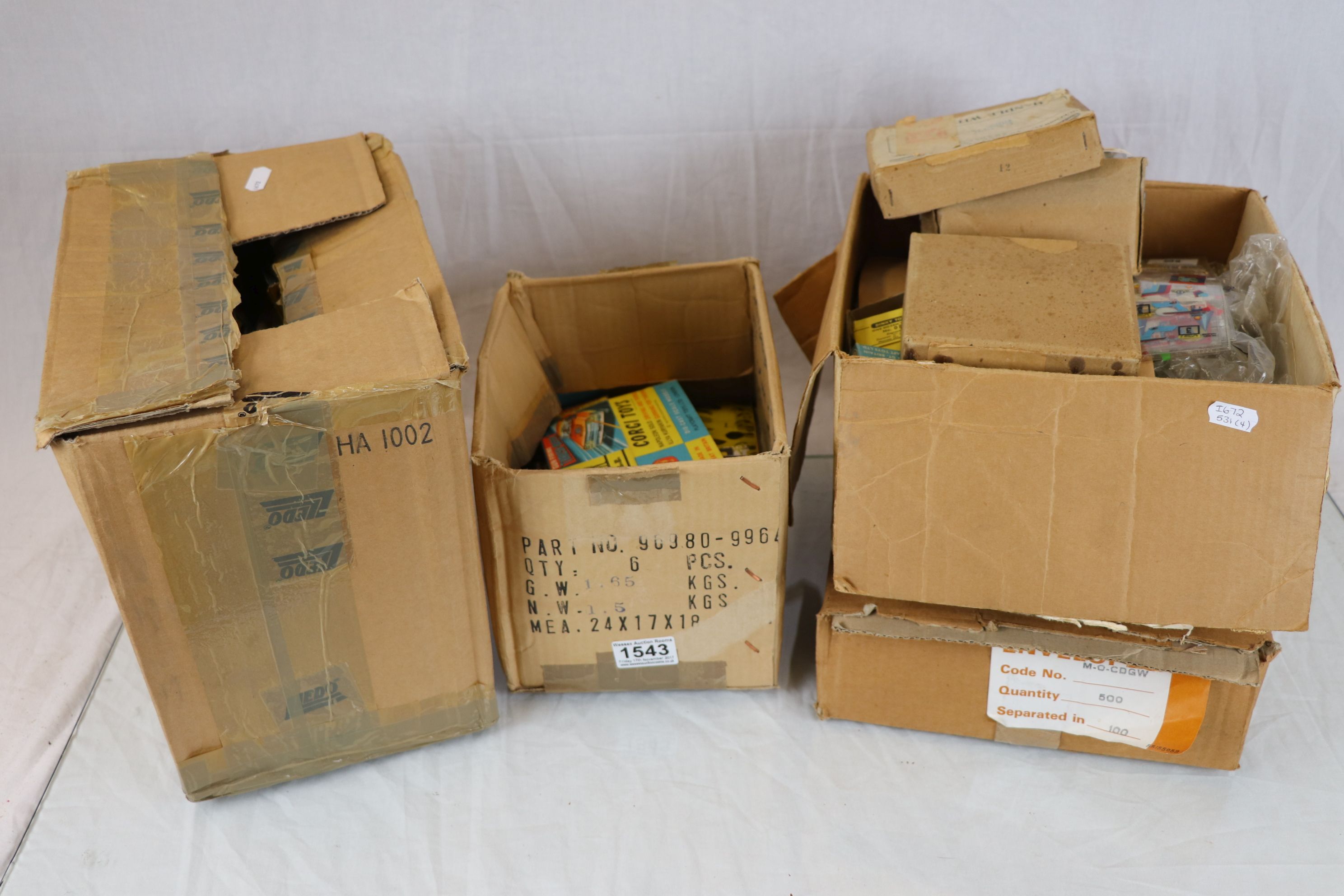 Mixed Lot comprising mainly Corgi empty boxes, Corgi, Dinky, Spot-on, Britains, etc Catalogues,