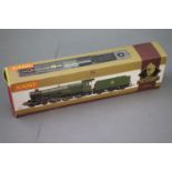 Boxed Hornby OO gauge The Pete Waterman Collection DCC Ready R2822 BR 4-6-0 Castle Class 7P Earl