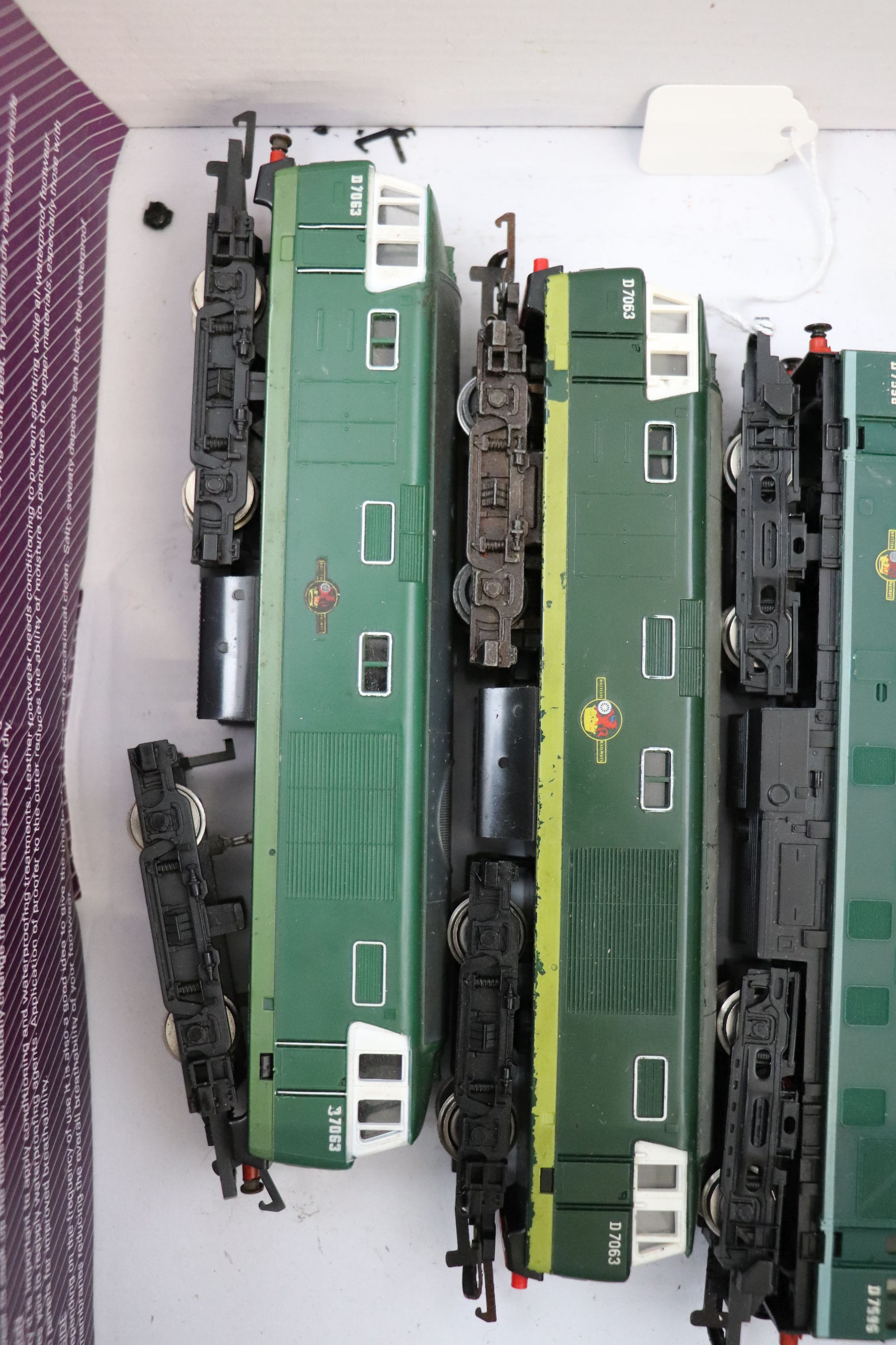 Four Hornby & Triang Diesel engines, all in BR green livery to include D1738, D7596, D7063 & D7063 - Image 2 of 3