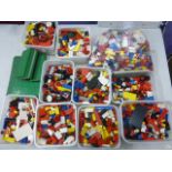 Large quantity of circa 1980s Lego bricks and accessories with figures