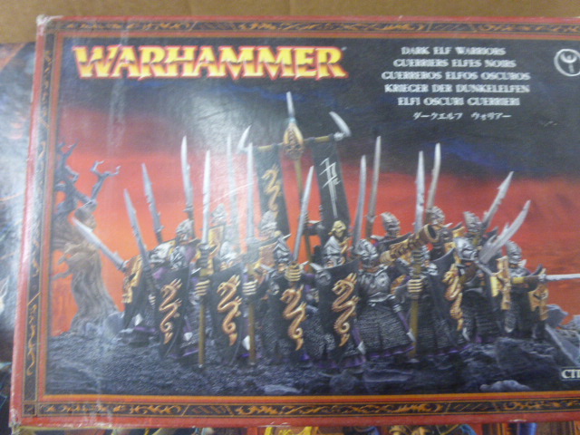 A good collection of used Games Workshop and war gaming figures and accessories to include boxed - Image 4 of 5