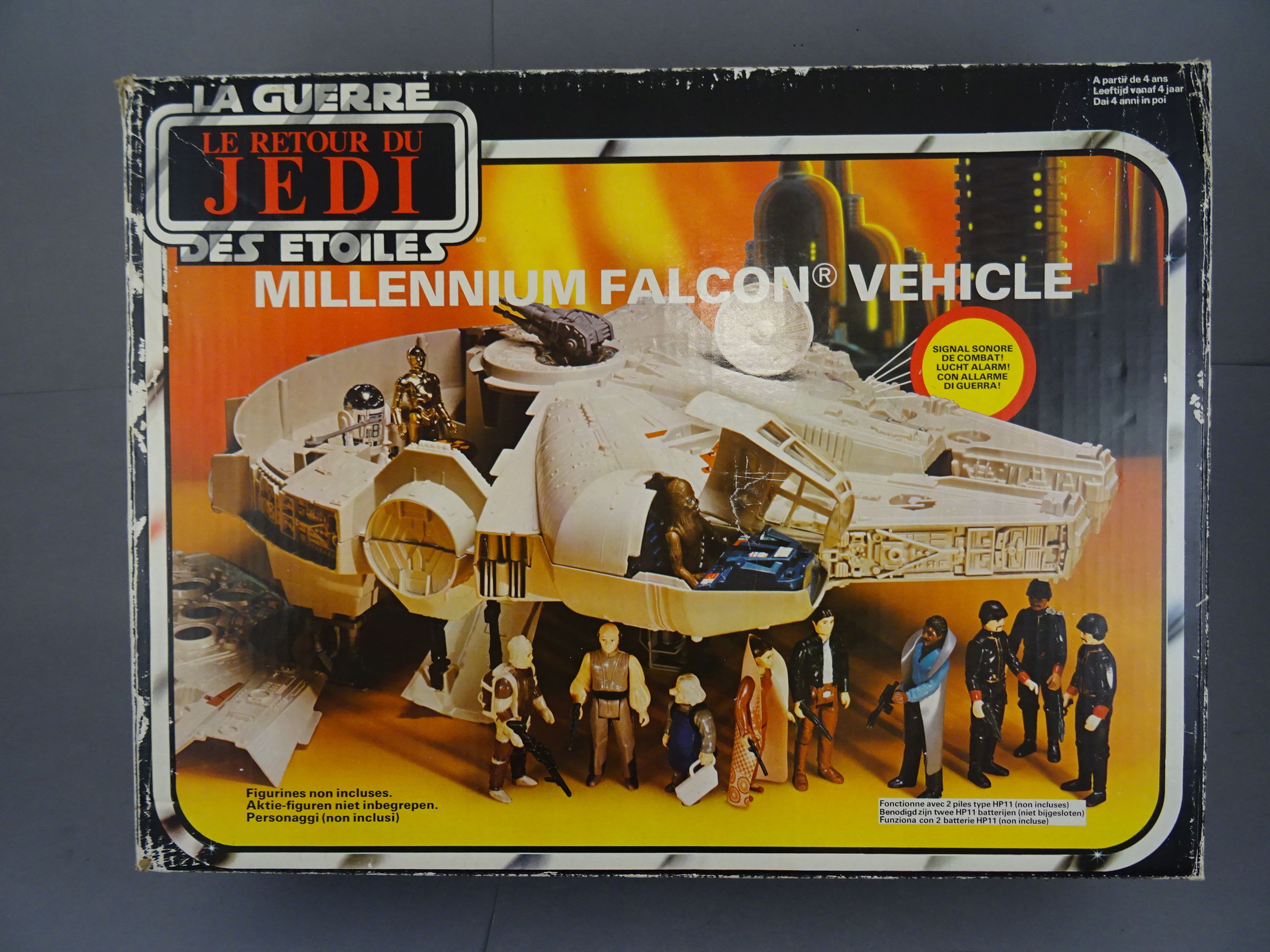 Star Wars - Original boxed Palitoy Star Wars Return of the Jedi Millennium Falcon Vehicle in good - Image 2 of 11