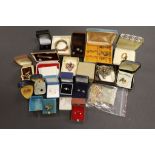 20 Vintage jewellery boxes containing approximately 30 items, mostly ladies jewellery, rings,