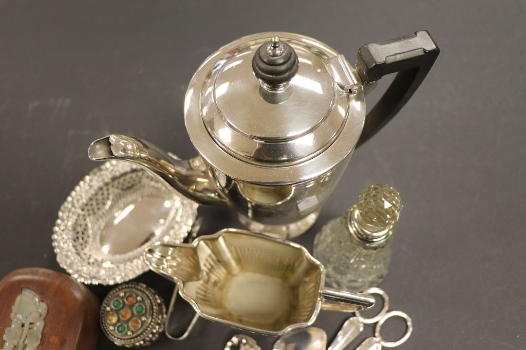 Mixed hallmarked Silver & other metalware to include; sifting spoon, bon bon dish, sugar tongs - Image 4 of 4