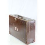 Early 20th century Leather Travelling Gentleman's Vanity Case fitted with various brushes, jars