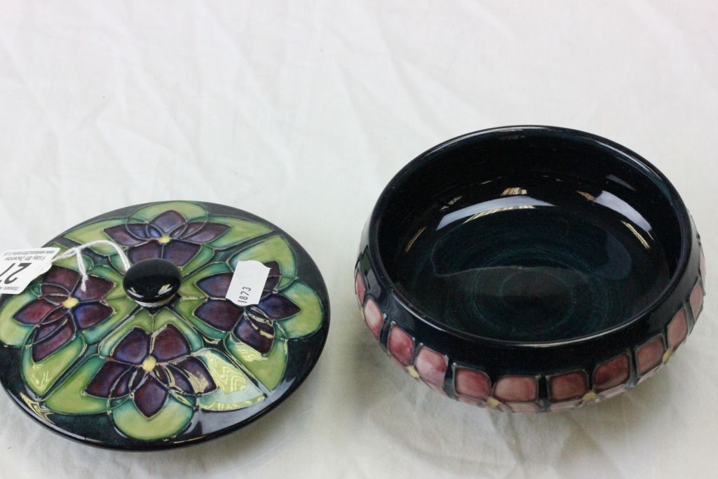 Moorcroft lidded pot with Mackintosh style floral design - Image 2 of 3