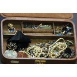 Mixed vintage Costume jewellery etc in a vintage leather jewellery box