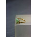 Chinese 18k Gold, Diamond & Jade ring in the form of a Frog