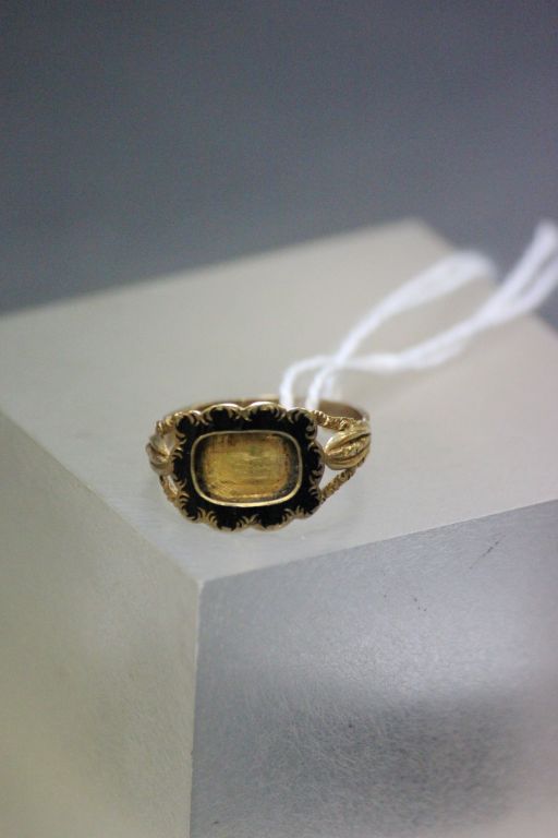 Georgian Gold & Enamel mourning ring with inscription dated 1826 and in a Harrods ring box