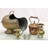 Small collection of copper & brass to include a Coal Scuttle & Kettle