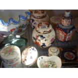 Shelf of collectors items inclduing Wedgwood and Masons, all good quality