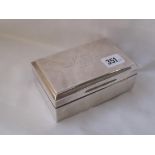 Good quality rectangular cigarette box with moulded edge 5.5” wide Lon 1933
