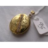 Victorian 15ct oval locket scroll engraved & set with pearls 7.4g inc