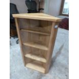 An oak corner cupboard - Height 100cm