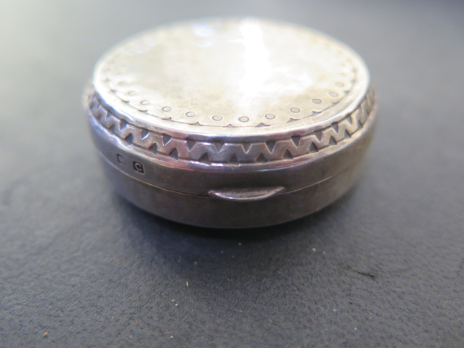 A silver Liberty pill box - Diameter 5cm - approx weight 1 troy ox, 31. - Image 4 of 4