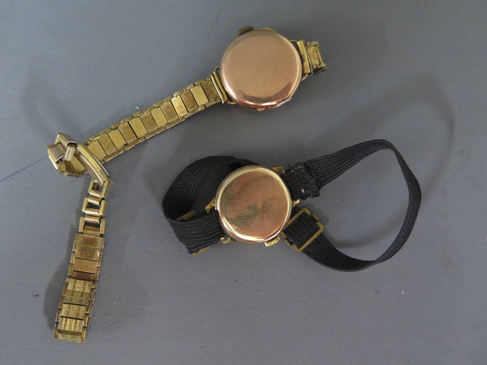 Two 9ct gold cased Ladies watches Condition report: One with broken bracelet strap, - Image 2 of 2