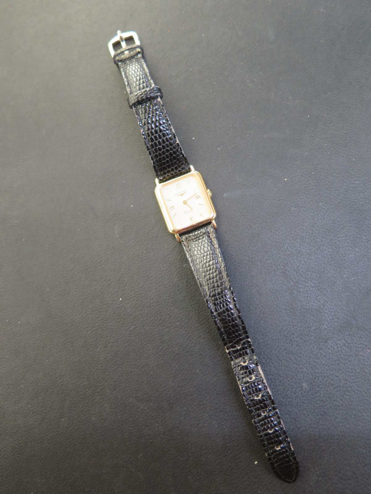 A 9ct yellow gold quartz Longines ladies wristwatch - 21mm wide - on a leather strap - presentation - Image 2 of 4