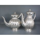 A Continental silver teapot and coffee pot of ribbed design - approx weight 36 troy oz