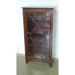 An Edwardian mahogany astragal glazed cabinet bookcase with adjustable shelves - Height 118cm x