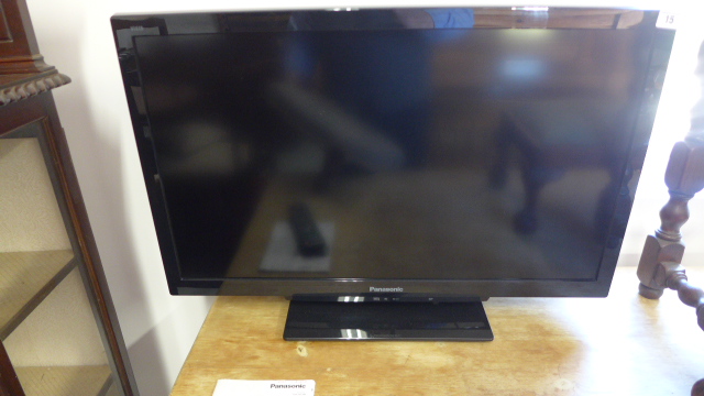 A Panasonic flat screen TV - model TX-L32CHB Condition report: In working order