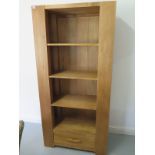 A good quality new walnut bookcase - Heigth 192cm x Width 92cm x depth 42cm