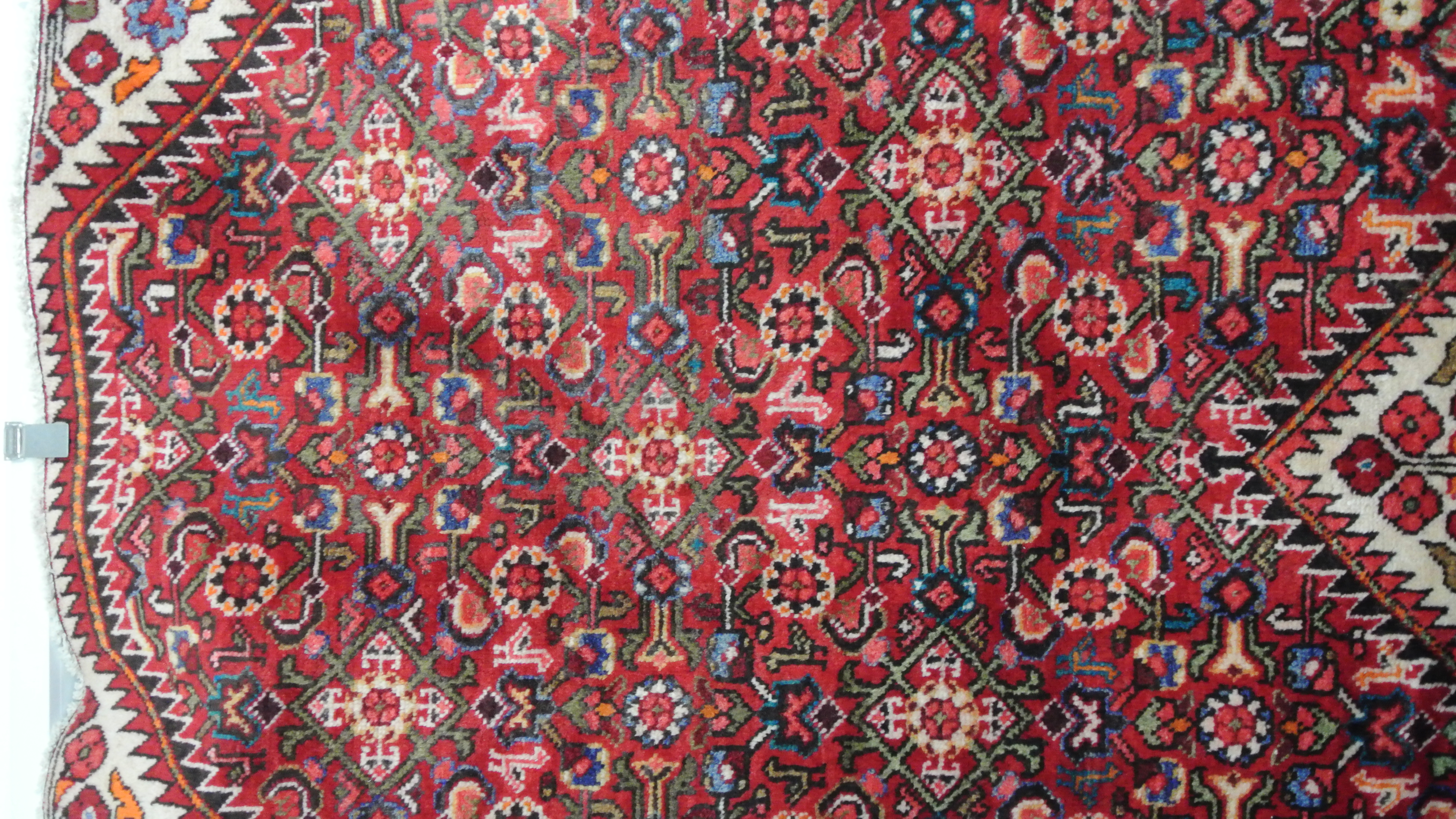A hand knotted Hamadan rug - 2.97m x 1.