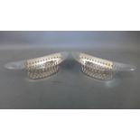 Two hallmarked silver oval form pierced dishes - approx weight 2 troy oz - both in good order