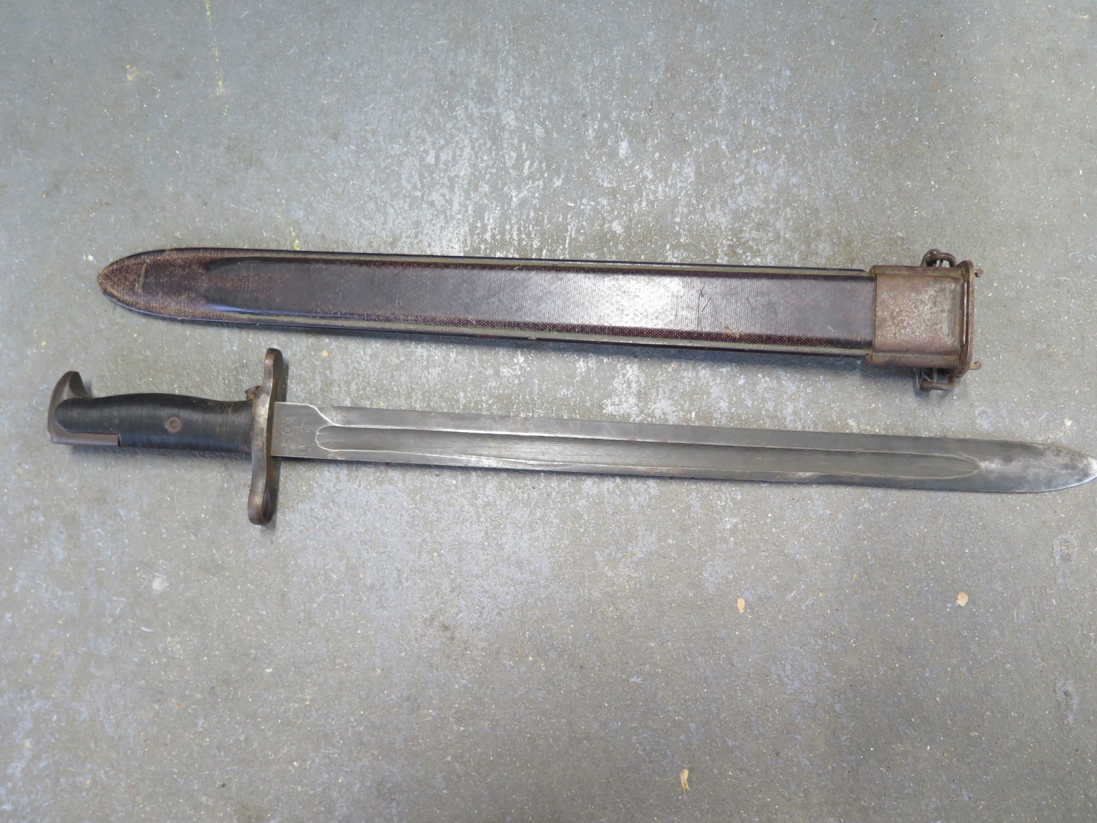 A 1942 US U.F.H. bayonet with original scabbard - total length 51. - Image 3 of 4