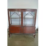 An Edwardian Mahogany Display Cabinet - 126 cm tall x 122 cm x 36 cm - in clean condition