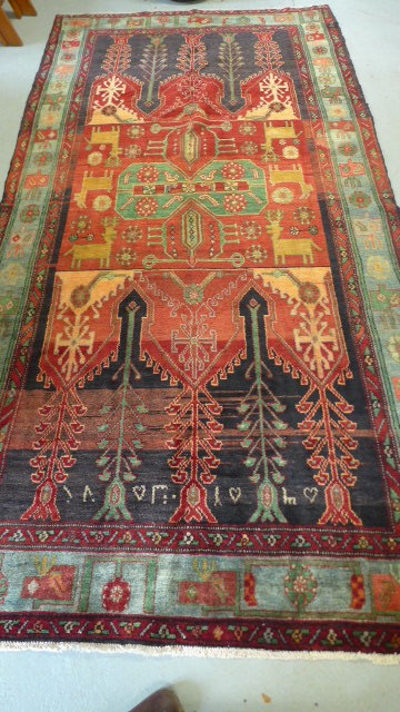 A Hand Knotted Hamadan Rug, 3.12m x 1.62m