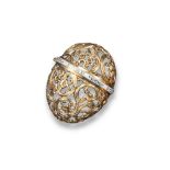 A gold-mounted and lined bloodstone egg-shaped bonbonniere, circa 1760. The rococo scroll and floral