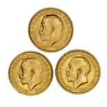 George V, gold sovereigns, 1915 (3) (S 3996). Nearly extremely fine. [3]