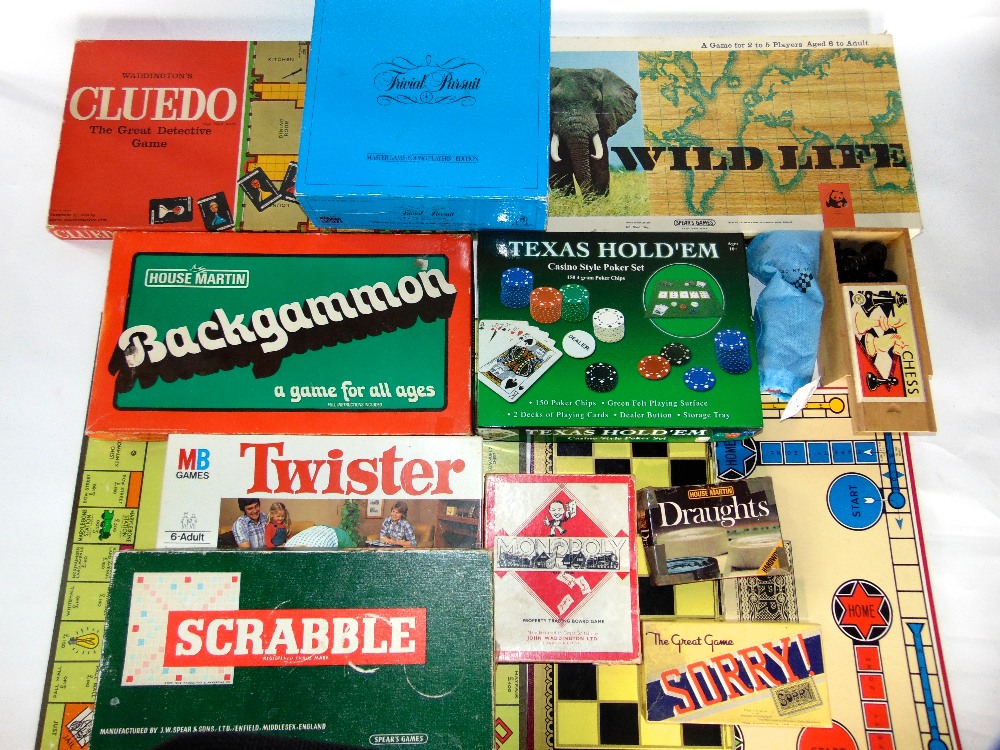 A selection of vintage board games to include Twister, Scrabble, Backgammon, Trivial Pursuit, a - Image 3 of 3