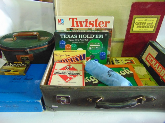 A selection of vintage board games to include Twister, Scrabble, Backgammon, Trivial Pursuit, a