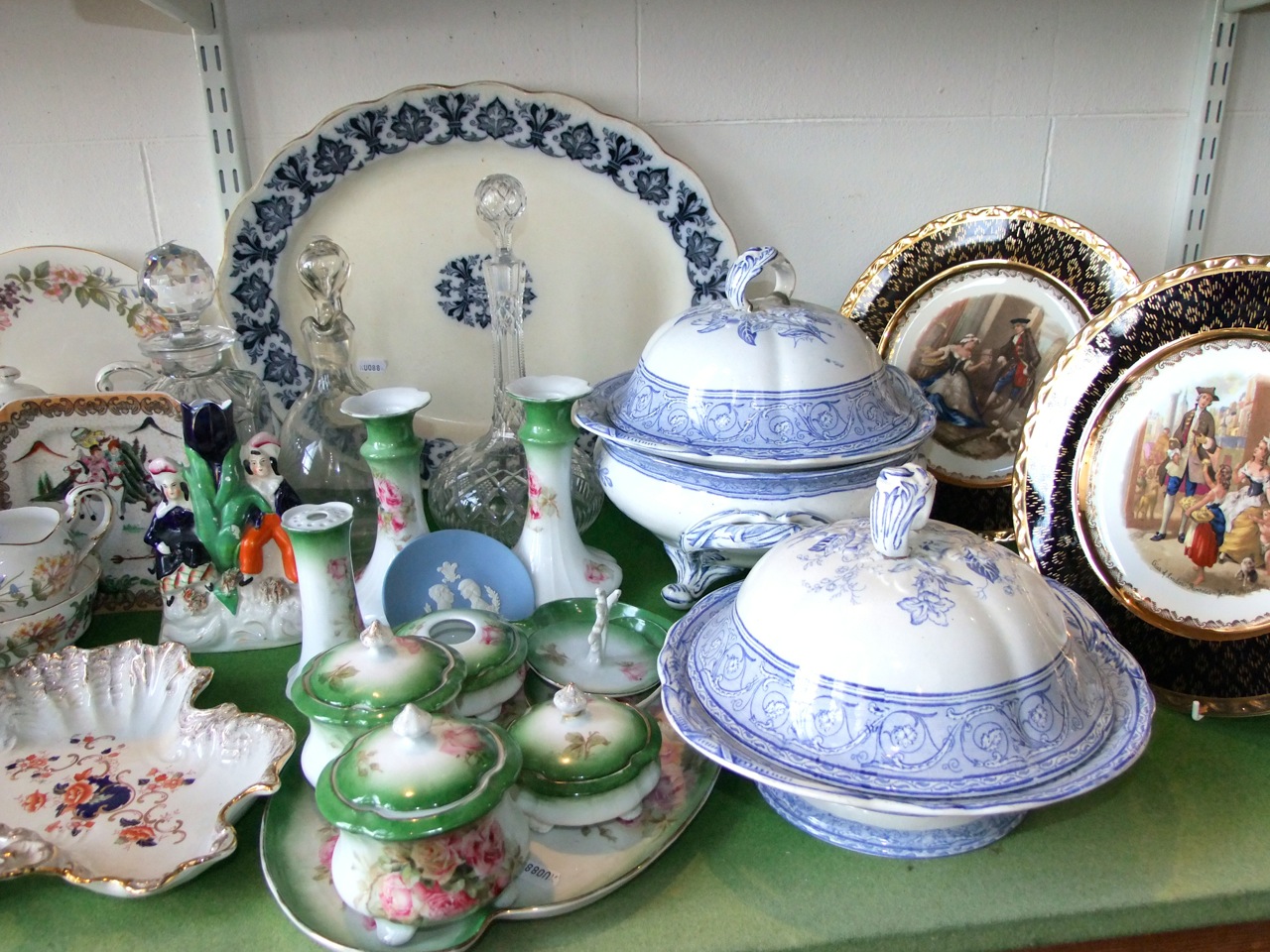 A collection of ceramics including Paragon Country Lane pattern tea wares comprising tea pot, cake - Image 3 of 3