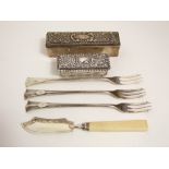 Mixed silver to include three Albany handled pickle forks by Mappin & Webb, Sheffield 1894, an