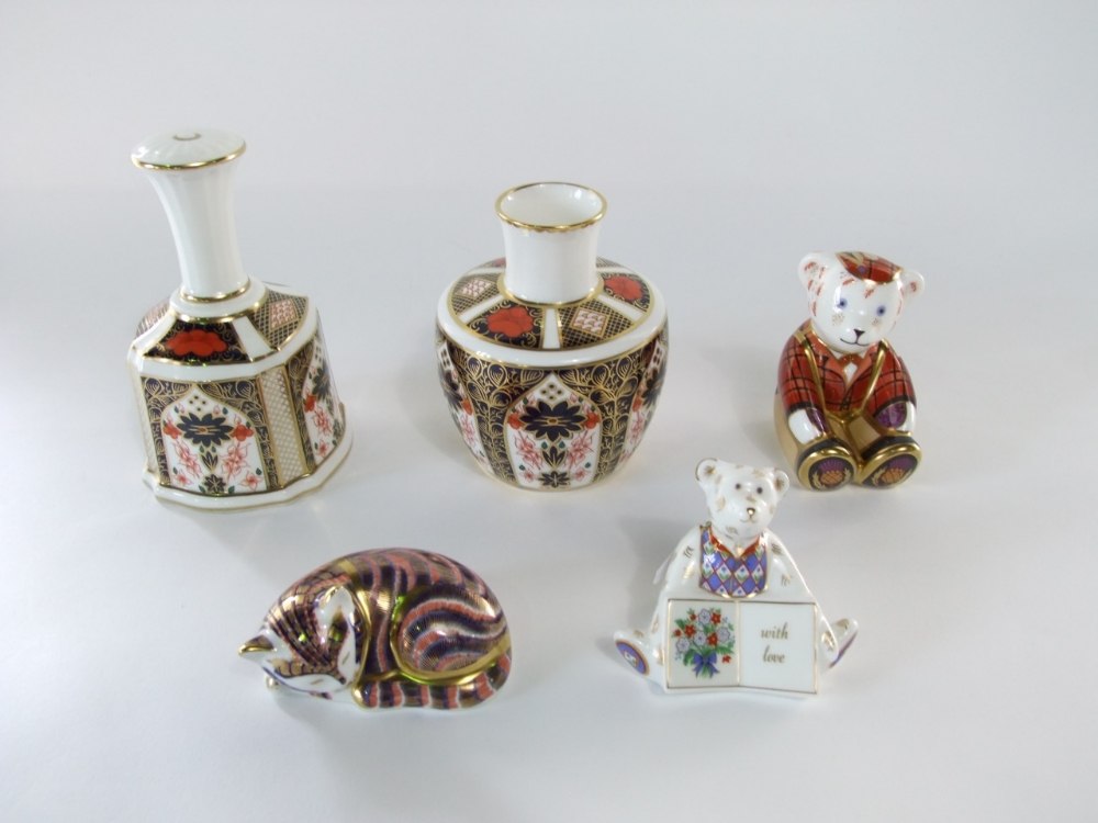 Two Royal Crown Derby Imari pattern paperweights in the form of a Scottish Teddy - Fraser and a