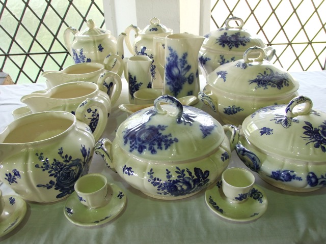 A collection of Villeroy & Boch Strasbourg Bleu pattern wares including four two handled tureens and - Image 2 of 2