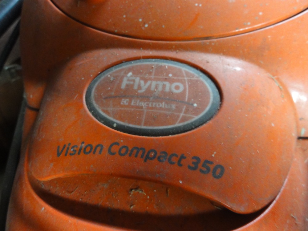 A Flymo Vision Compact 350 electric mower - Image 2 of 2