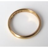 A 22k gold wedding band, 3.0g ring size L